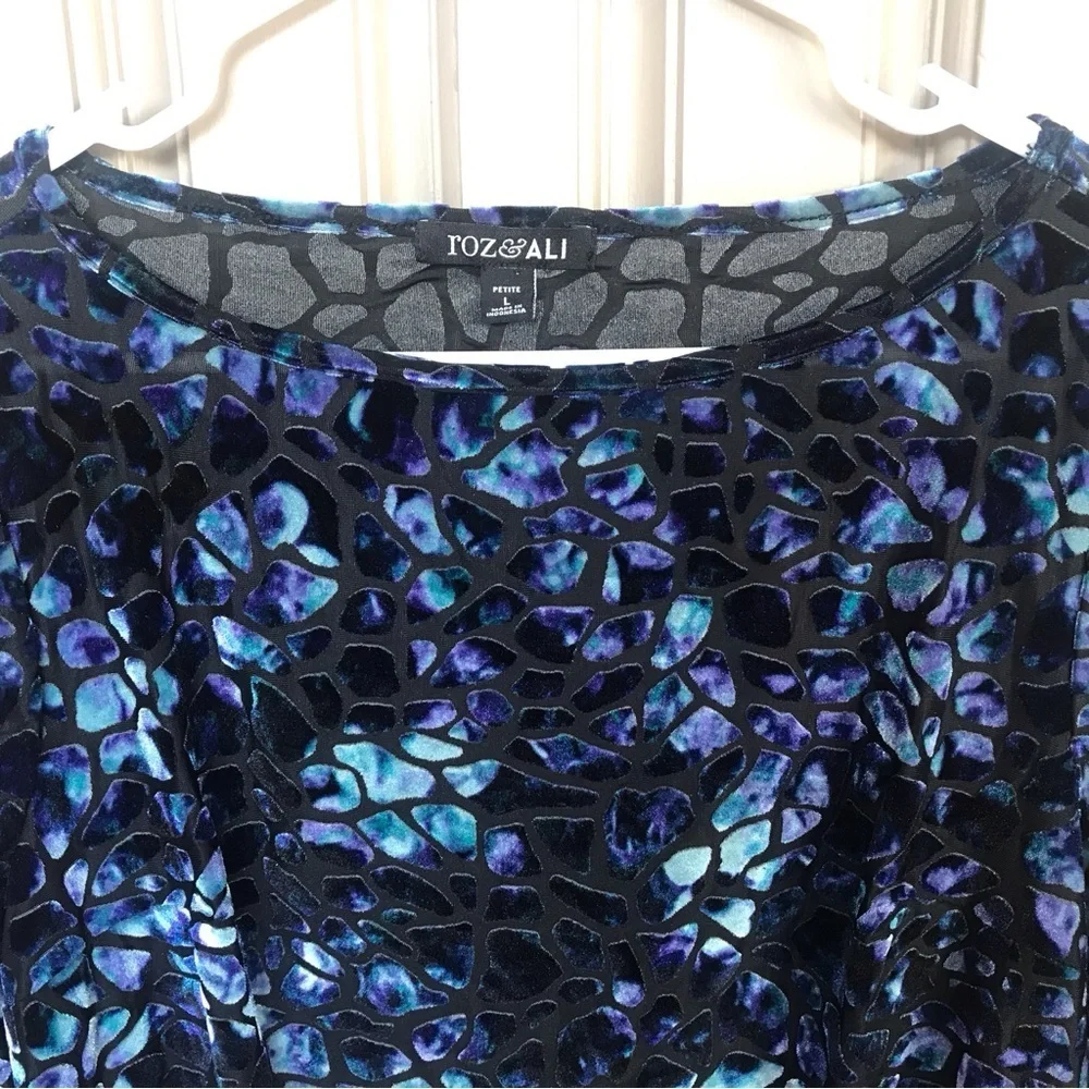 Roz & Ali Pretty Blue/Black Floral Top Velour Textured SzL Petite Lt Weight